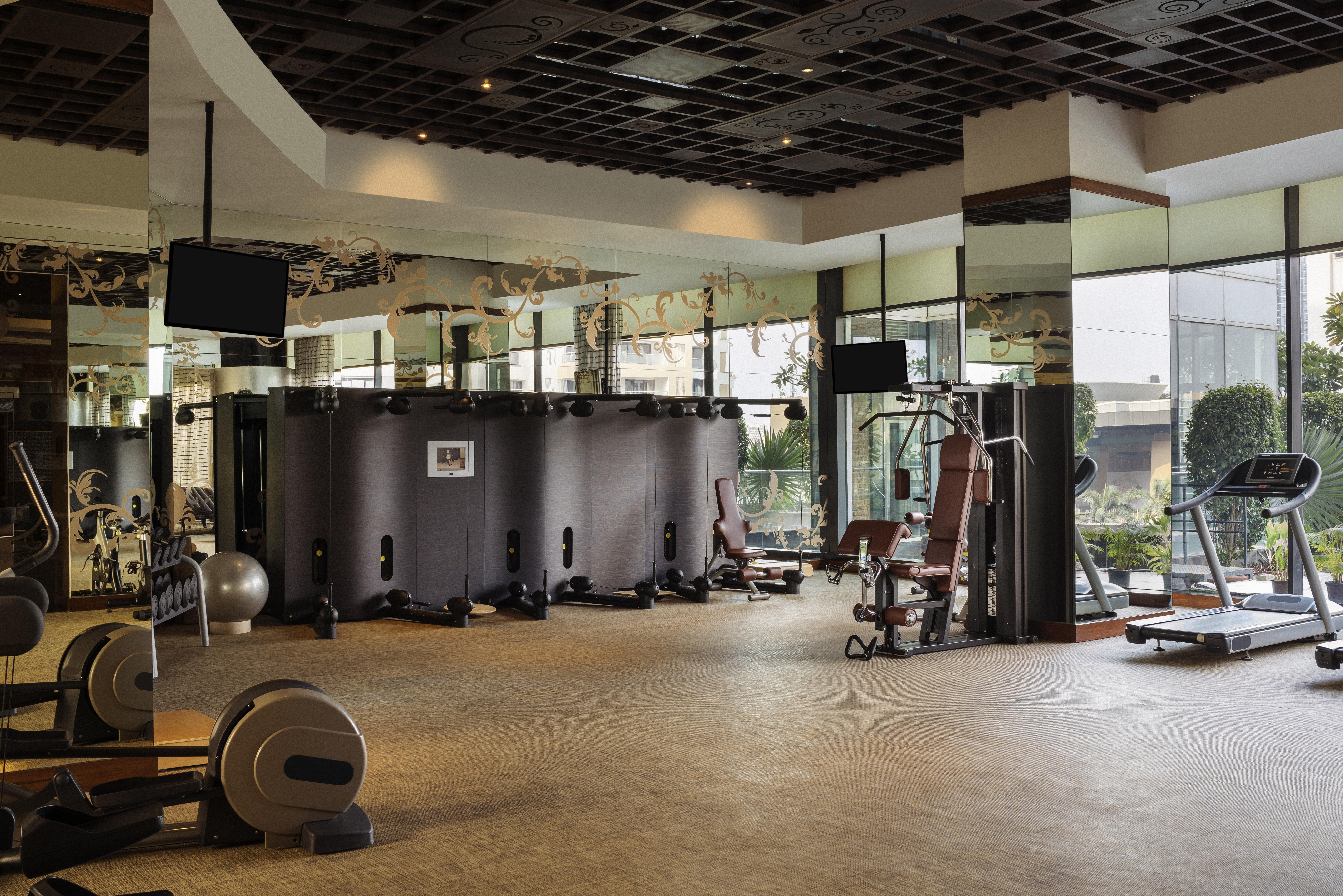 Sofitel Mumbai Bkc Hotel Buitenkant foto The gym at the hotel