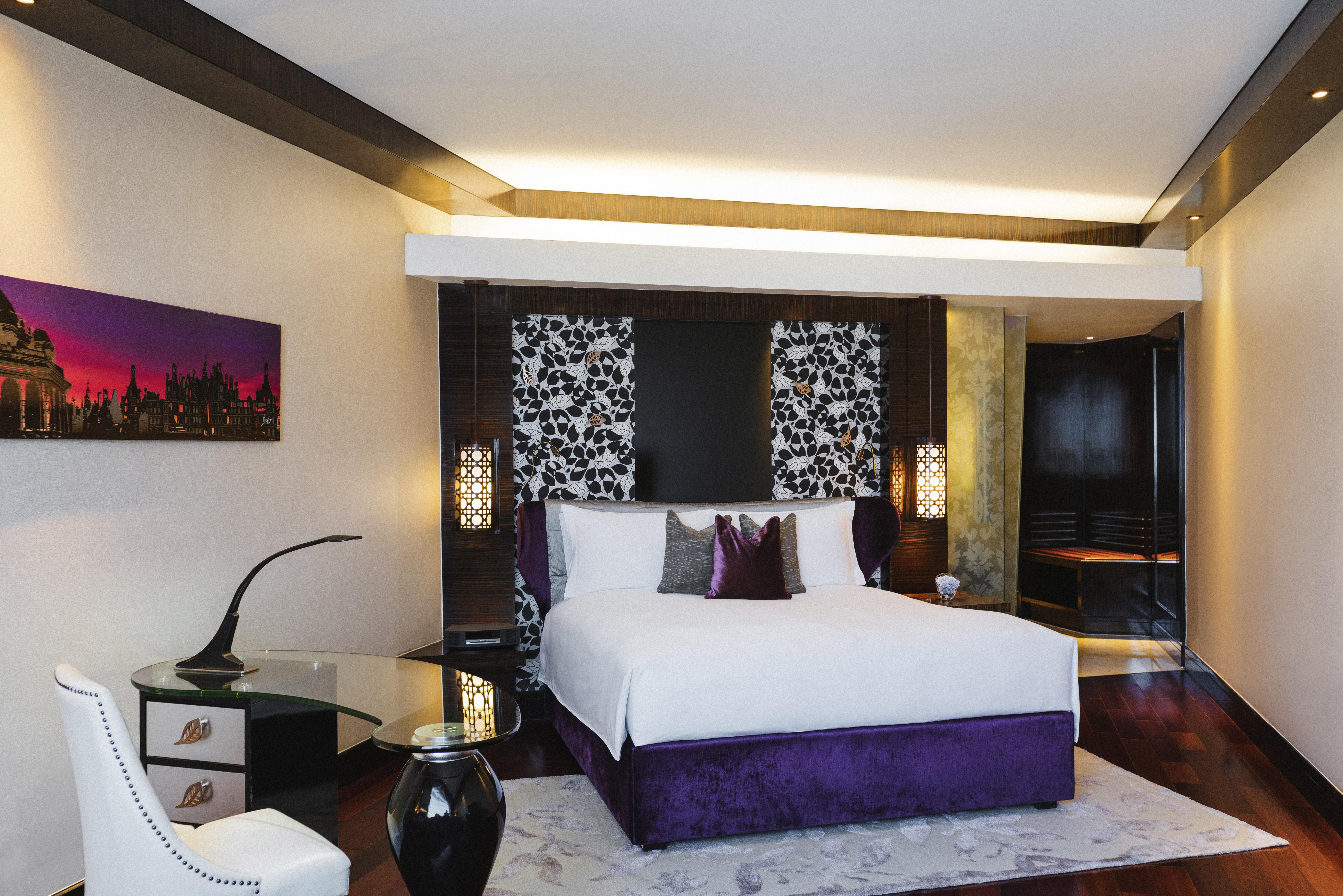 Sofitel Mumbai Bkc Hotel Buitenkant foto A bedroom at the Taj Mahal Palace