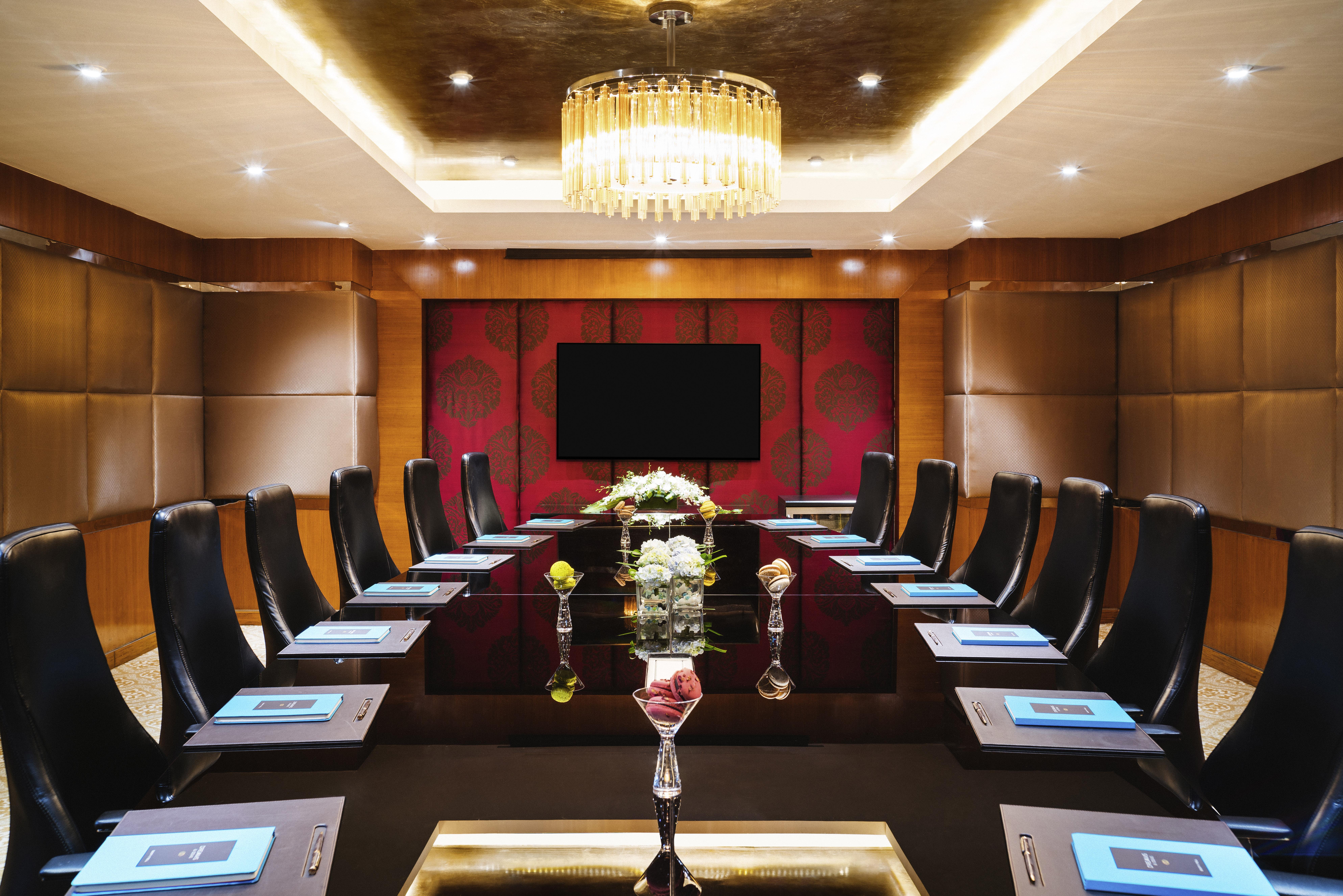 Sofitel Mumbai Bkc Hotel Buitenkant foto Boardroom at the Four Seasons Hotel, Hong Kong