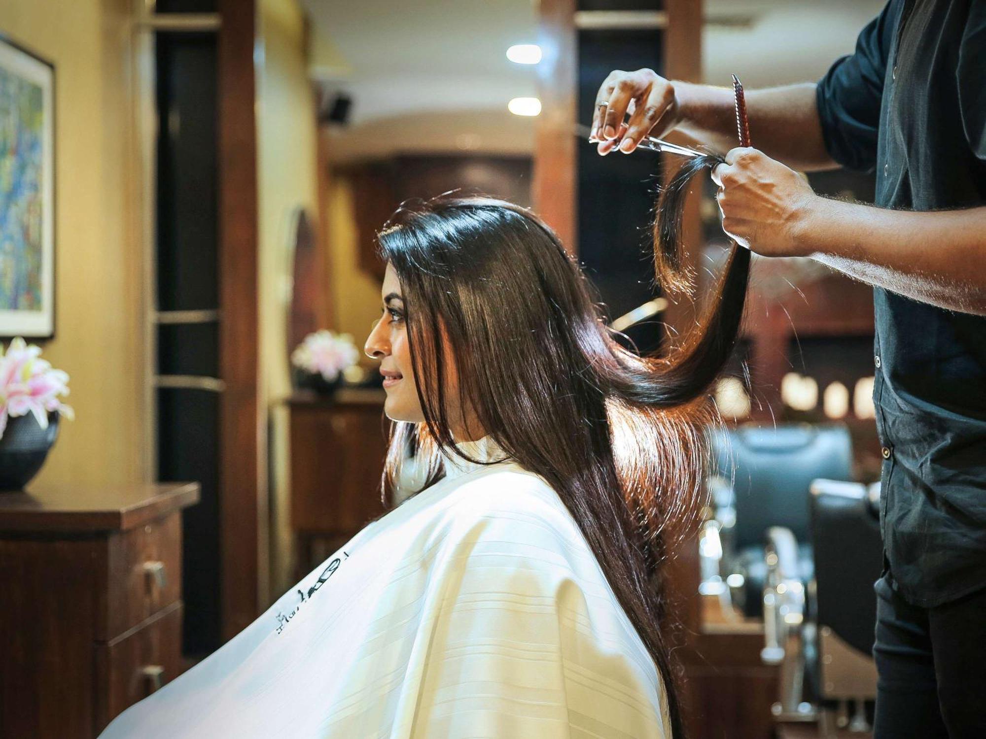 Sofitel Mumbai Bkc Hotel Buitenkant foto Hair salon in India